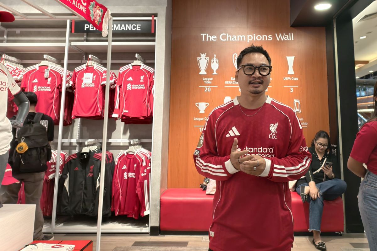 Liverpool, adidas, Liga Inggris, jersey baru Liverpool, Jersey Baru Liverpool Launching di Indonesia: Lengan Panjang Jadi Primadona, Antusiasme Membara