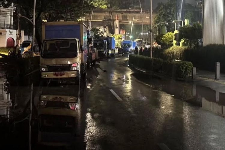 banjir Jakarta, titik banjir jakarta, jakarta banjir, update banjir jakarta, Update Banjir di Jakarta Pagi Ini; Melintas Kendaraan Bisa Mogok