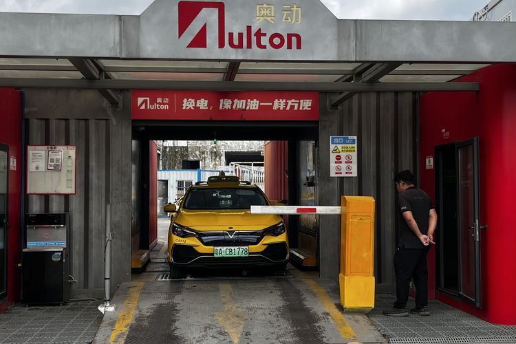 baterai, mobil, China, Intip Kecanggihan Sistem Tukar Baterai Mobil Listrik di China