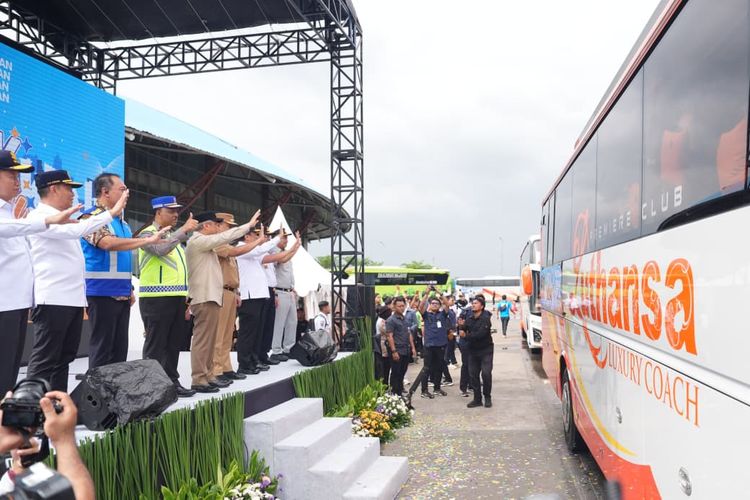 Nataru, ramp check, Menhub, Menhub: 31.433 Bus Siap Layani Angkutan Nataru 2025/2026