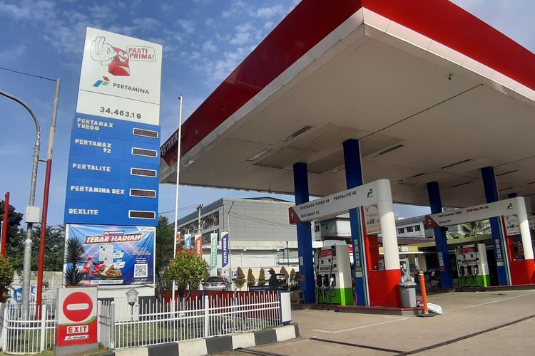 komparasi harga BBM, Pertamina, Shell, Vivo, Hyundai Palisade, mobil RWD, Komparasi Harga BBM, Denza Z9 GT, Pelat ZZ, pelat ZZ, Suzuki Fronx, Mobil RWD, Populer Otomotif, artikel terpopuler, mobil rwd, suzuki fronx, komparasi harga bbm, [POPULER OTOMOTIF] Komparasi Harga BBM dan Palisade Dikawal ke Salon