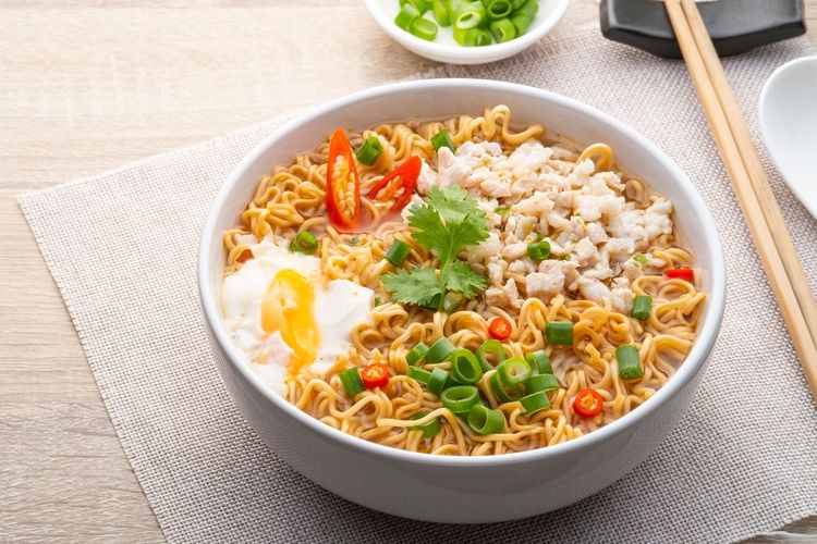 menu mi instan, Ide Menu Sahur Praktis Modal Mi Instan dan Telur yang Sehat dan Bergizi, Mi instan ala Thailand, Mi kuah spesial, Mie nyemek sayur, Mie instan kari ramen, Mi instan creamy sayur