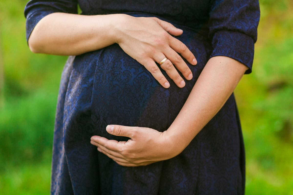 PCOS, PCOS adalah, Waspadai 7 Risiko PCOS terhadap Kehamilan, Ini Penjelasan Dokter, 1. Sulit terjadi ovulasi, 2. Risiko keguguran lebih tinggi, 3. Defek fase luteal akibat kekurangan progesteron, 4. Risiko preeklamsi di trimester akhir, 5. Pertumbuhan janin terhambat, 6. Risiko diabetes dalam kehamilan, 7. Tantangan produksi ASI setelah melahirkan