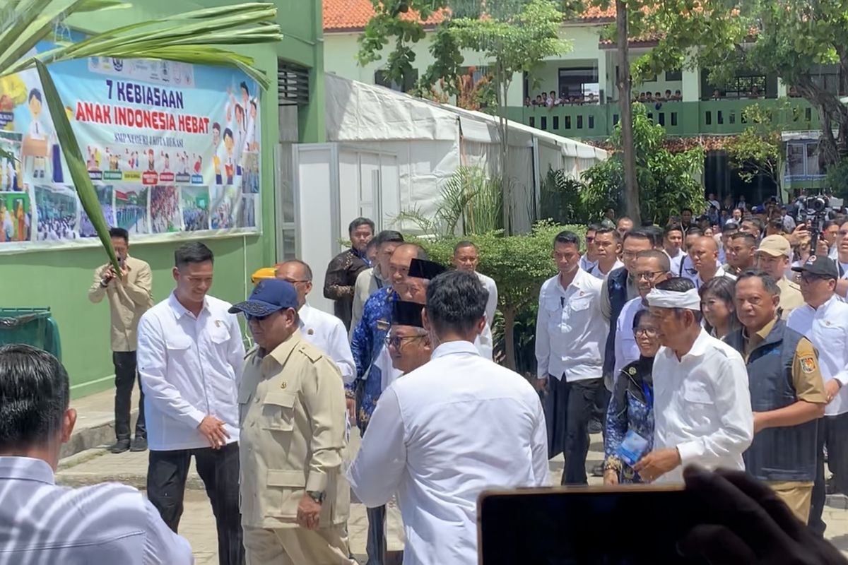 Presiden Prabowo, Jawa Barat, perundungan, sekolah, siswa, prabowo subianto, jawa barat, Presiden Prabowo Tanggapi Kasus Perundungan Siswa: Harus Kita Atasi