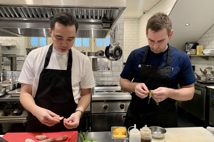 [BERITA FOTO] Juara MasterChef Australia Belanja di Pasar Santa Jaksel