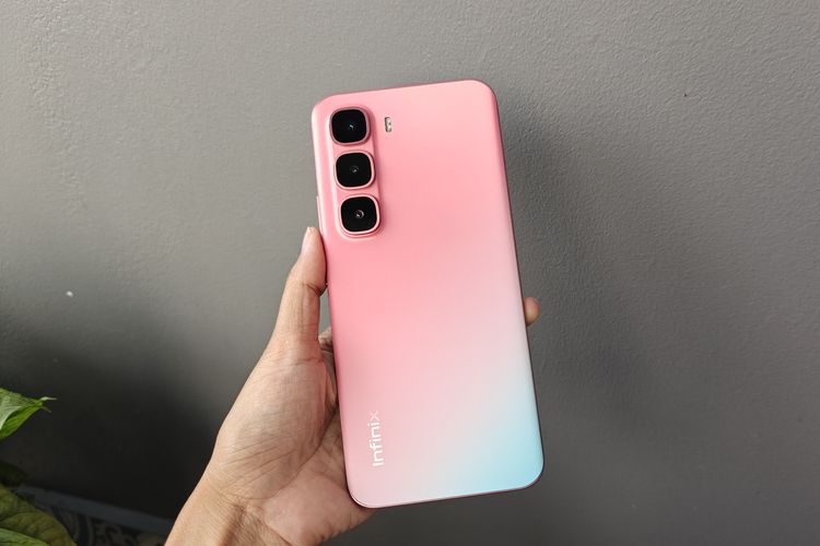 ponsel, infinix, smartphone, Infinix Hot 60 Pro Plus, Infinix Hot 60 Pro Plus spesifikasi, Hands-on Infinix Hot 60 Pro Plus: Enteng, Tipis, seperti Tak Bawa HP, Bodi enteng dan tipis, Layar mulus 144 Hz , Desain manis dan elegan, Bonus dalam kemasan, Spesifikasi Infinix Hot 60 Pro Plus , Harga Infinix Hot 60 Pro Plus