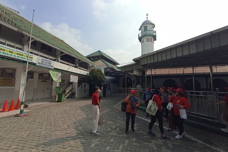 wisata cikini, wisata kuliner cikini, wisata daerah cikin, itinerary wisata cikini, tempat wisata di cikini, tempat wisata cikini, es krim tjanang cikini, rumah raden saleh rs pgi cikini, rumah raden saleh jakarta, Itinerary Wisata di Cikini, Lihat Rumah Raden Saleh dan Makan Es Krim Legendaris, Kunjungi Masjid Jami Al-Makmur Cikini, Melihat makam Habib Cikini, Ngemil roti legendaris, Jelajah Taman Ismail Marzuki, Makan es krim langganan Bung Karno, "Bertamu" ke rumah Raden Saleh