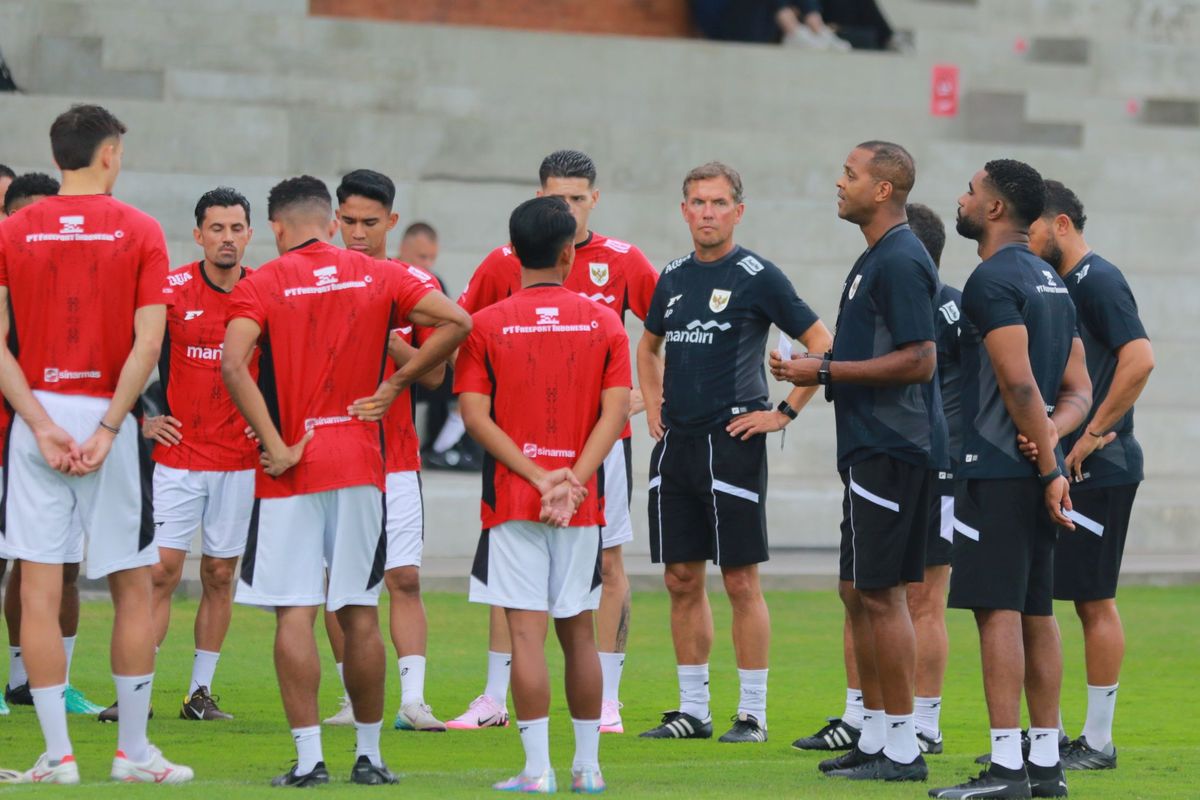 timnas Indonesia, Timnas Indonesia, China, Jepang, Piala Dunia 2026, Patrick Kluivert, Kluivert, Kualifikasi Piala Dunia 2026 Zona Asia, Timnas Indonesia vs China, pemusatan latihan timnas indonesia, Timnas Indonesia Rampungkan TC di Bali, Kluivert Asah Bola Mati di Jakarta