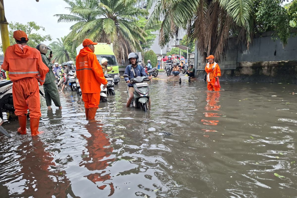 Jalan Daan Mogot, banjir, Update Banjir, Jalan Daan Mogot Masih Terendam Air