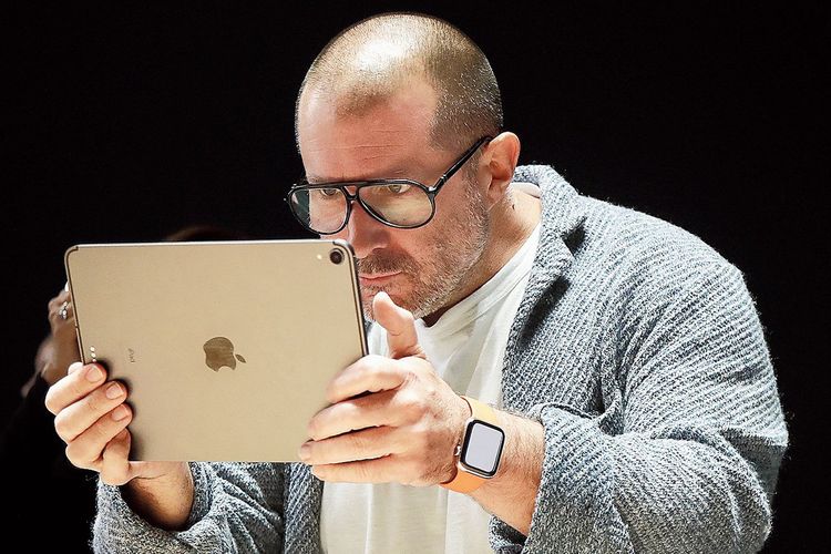 mobil listrik, Jony Ive, Ferrari Luce, Desainer iPhone Bikin Mobil Ferrari Listrik, Hasilnya Tuai Kritikan