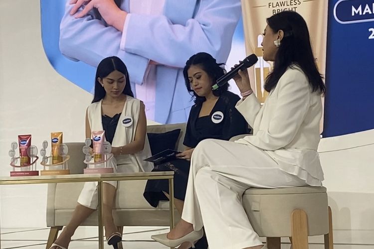 botox, kulit kendur, Botox, efek samping botox, Terlalu Sering Botox Bisa Mengendurkan Kulit, terlalu sering botox bikin kulit kendur, manfaat botox wajah, botox wajah, Botox bisa bikin kulit kendur, apa Botox bisa bikin kulit kendur, Terlalu Sering Botox Bisa Bikin Kulit Kendur, Mitos atau Fakta?