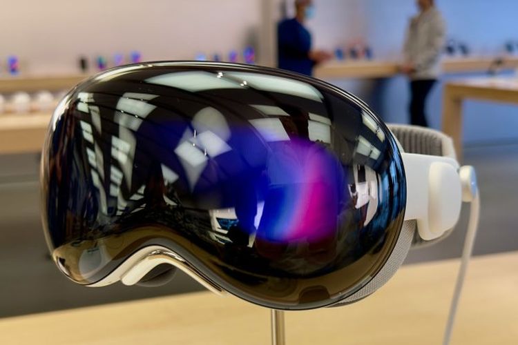 apple, Studio Display, Apple TV 4K, Vision Pro, ipad pro m5, Homepod mini 2, AirTag 2, macbook pro m5, 5 Produk Baru Apple yang Diprediksi Rilis Bulan Ini, Apple TV 4K Baru dengan Chip A17 Pro, HomePod Mini 2, iPad Pro M5, AirTag 2, Vision Pro dengan Chip M5, MacBook Pro M5 dan Studio Display Baru