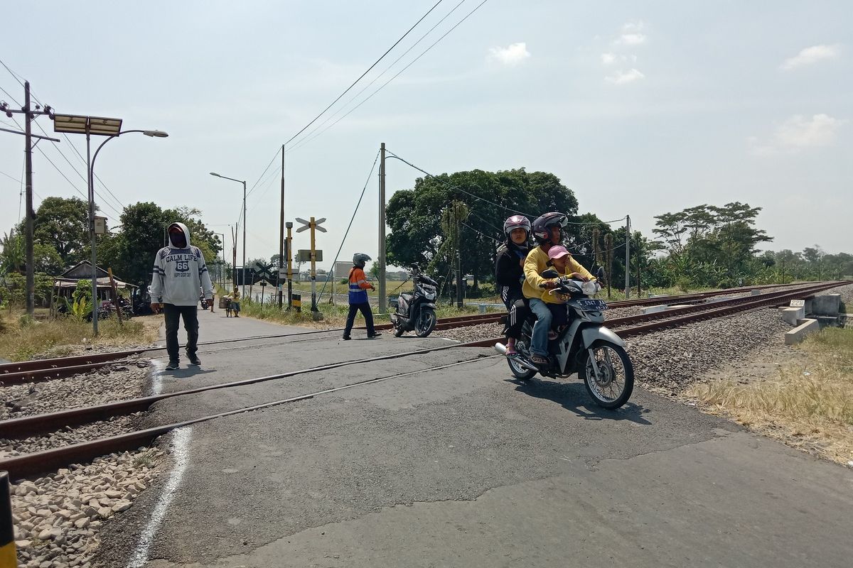 pelintasan sebidang, tanggung jawab, Meluruskan Mitos Tanggung Jawab Palang Pintu Pelintasan KA