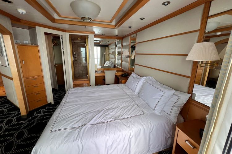 Wisata Kapal Pesiar, kapal pesiar star cruises, fasilitas kapal pesiar star cruises, kapal pesiar jakarta singapura malaysia, kapal pesiar jakarta singapura melaka, wisata kapal pesiar jakarta, Naik Kapal Pesiar Jakarta-Singapura-Melaka-Jakarta, Catat Fasilitas dan Jadwalnya