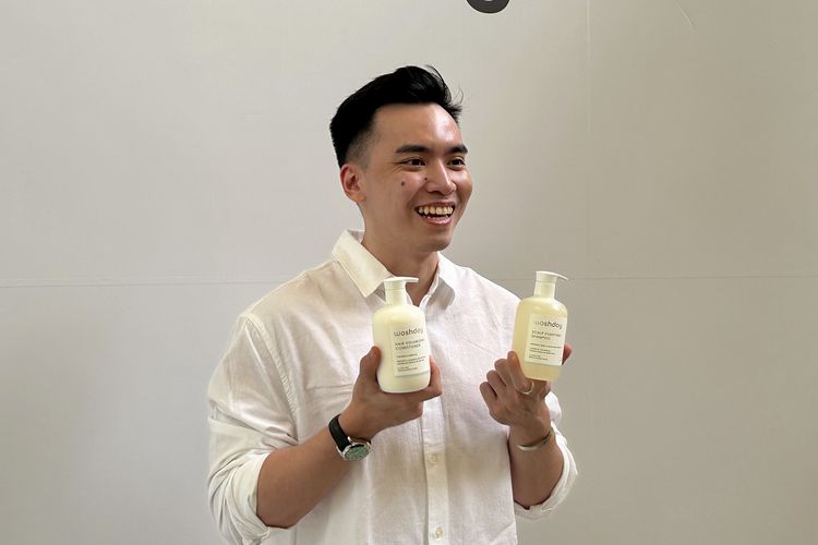 Rey Nathanael, rambut lepek, rey nathanael, rambut lepek karena conditioner, mengapa rambut cepat lepek setelah memakai conditioner, conditioner bikin rambut lepek, conditioner rambut lepek, apakah conditioner bikin rambut lepek, Mengapa Rambut Lepek Setelah Pakai Conditioner? Ini Kata Ahli, Mengapa rambut lepek setelah pakai conditioner?, Conditioner premium tak mengandung silikon, Tidak semua silikon buruk, tapi perlu hati-hati, Gunakan conditioner dengan tepat