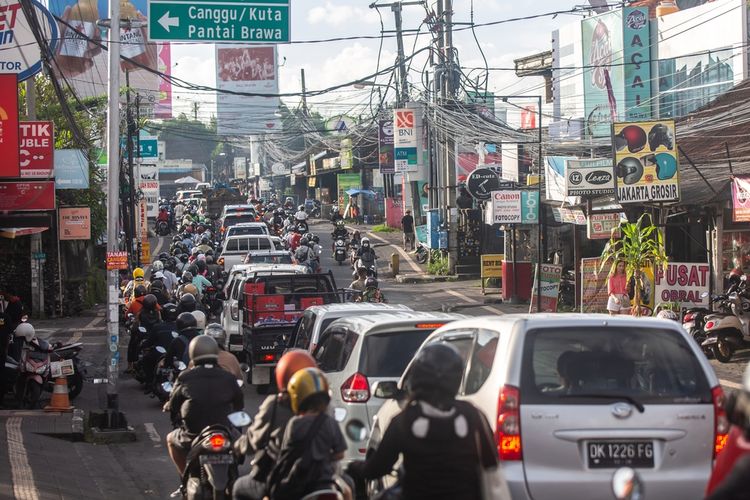 arus lalu lintas, kemacetan nataru, libur natal dan tahun baru, pemetaan Kemenhub, Prediksi Wilayah Rawan Macet Nataru 2025/26