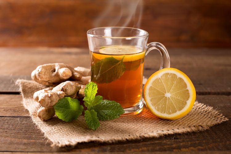 minuman hangat, musim hujan, 7 Minuman Hangat yang Cocok Dinikmati Saat Musim Hujan, 1. Bandrek, 2. Sekoteng, 3. Wedang Ronde, 4. Teh Jahe, 5. Cokelat Panas
