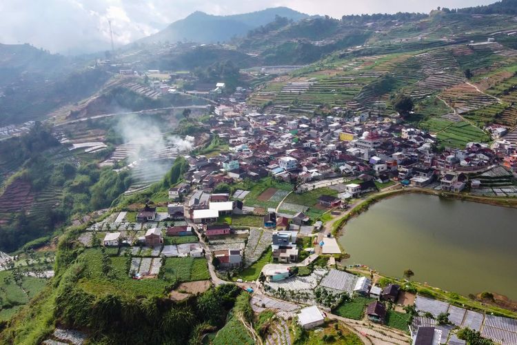 Desa, Wisata Indonesia, 5 Desa Wisata Tertinggi di Indonesia dengan Lanskap Pemandangan Indah, 1. Desa Sembungan, Wonosobo, 2. Desa Ranupani, Lumajang, 3. Kampung Bena Inerie, Nusa Tenggara Timur, 4. Desa Argosari, Lumajang, 5. Desa Wisata Wae Rebo, Flores