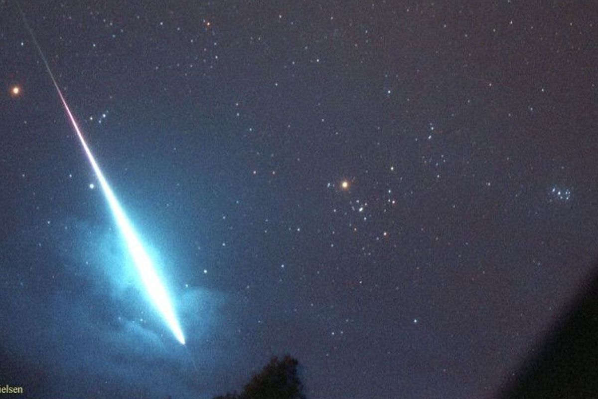 BMKG, hujan meteor, meteor jatuh, BRIN, meteor, BMKG Kertajati, Viral Video Diduga Meteor Jatuh di Cirebon, BMKG Kertajati Buka Suara