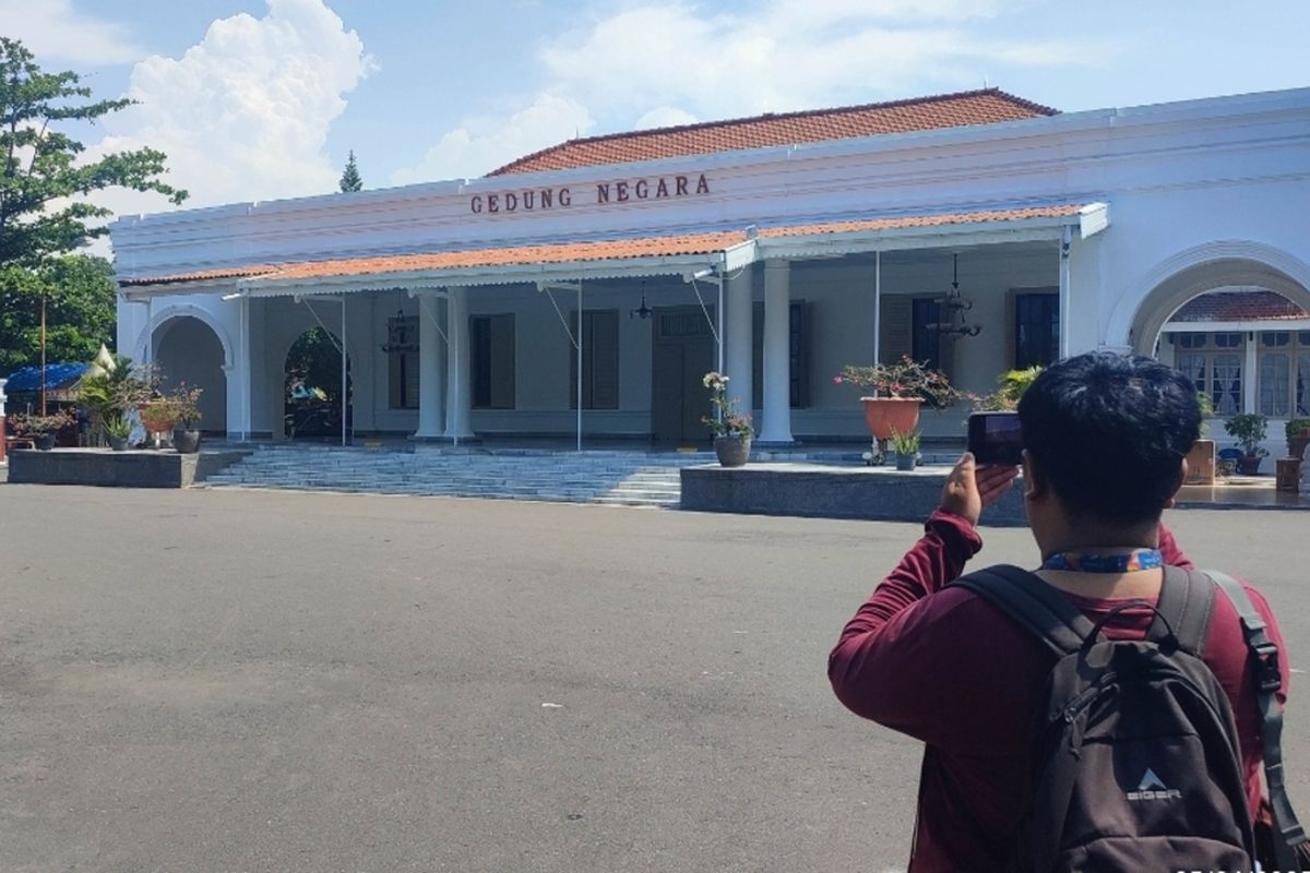 Bale Jaya Dewata, Cirebon, Dedi Mulyadi, Jaya Dewata, cirebon, dedi mulyadi, gedung negara cirebon, jaya dewata, Siapa Jaya Dewata yang Namanya Dipilih Dedi Mulyadi dan Tuai Polemik Gedung di Cirebon?