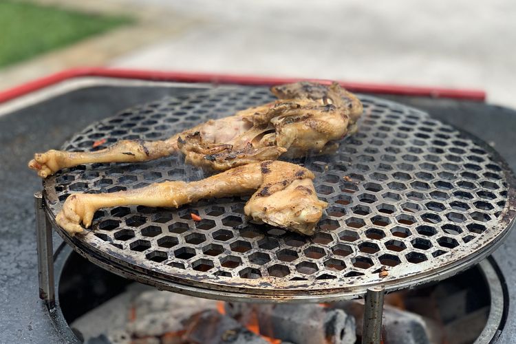 ayam taliwang, cara membuat ayam taliwang khas Lombok, memasak ayam taliwang, 5 Cara Memasak Ayam Taliwang Khas Lombok ala Chef, Jangan Pakai Ayam Broiler, 1. Gunakan ayam kampung atau ayam pejantan, 2. Pilih ayam muda, 3. Rendam daging ayam, 4. Siapkan bumbu ayam taliwang, 5. Panggang ayam taliwang