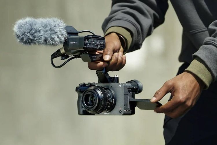 Sony, kamera ringkas, Sony FX2, sony, sony fx2, kamera sony fx2, kamera fx2, kamera sony, spesifikasi sony fx2, harga sony fx2, Kamera Full-Frame Ringkas Sony FX2 Meluncur, Bisa Rekam Video 4K 13 Jam, Full-frame ringkas, ISO 102.400 dan video 4K 13 jam, Fitur Sony FX2, Harga Sony FX2