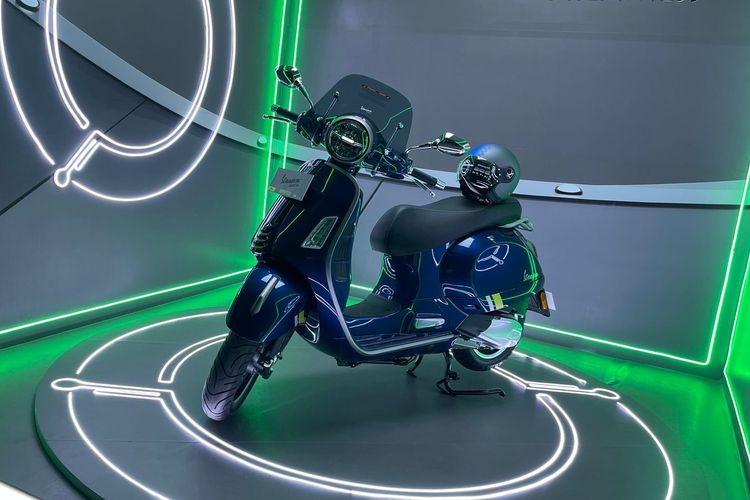 skutik, Vespa GTS Super Tech, skutik modern-klasik, Komparasi Royal Alloy JPS 245 dengan Vespa GTS Super Tech
