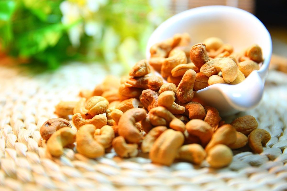 kacang mete, kacang mete goreng, camilan lebaran, Lebaran, Camilan Lebaran Kacang Mete, Ini Tips Menggorengnya agar Tidak Gosong, 1. Bumbui agar lebih gurih, 2. Dinginkan sebelum digoreng, 3. Gunakan minyak panas, 4. Goreng dengan waktu yang tepat, 5. Tiriskan dengan benar