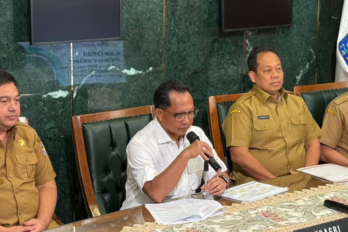 cuaca ekstrem, bencana, kepala daerah, Tito Karnavian, Mendagri, Mendagri Larang Kepala Daerah ke Luar Negeri hingga 15 Januari 2026, Kenapa?