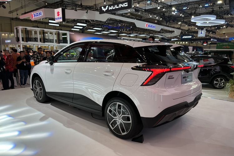 MG 4 EV, mobil listrik, GAIKINDO Indonesia International Auto Show, GIIAS, MG Motor Indonesia, MG 4 EV Max, Gaikindo Indonesia International Auto Show, GIIAS 2025, GIIAS 2025: MG 4 EV, Menapaki Jejak Mobil Listrik Inggris di Indonesia