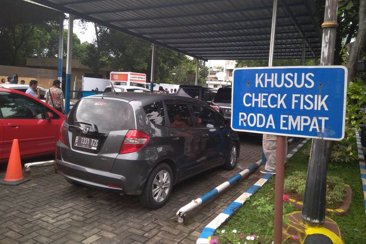 Pajak Kendaraan, BBNKB, pajak kendaraan, Samsat Jakarta, otomotif, kendaraan bermotor, samsat jakarta, pemutihan pajak kendaraan, samsat dki, Pajak Kendaraan Bermotor (PKB), Tunggakan Pajak Kendaraan Lebih dari Setahun Wajib Urus di Samsat Induk