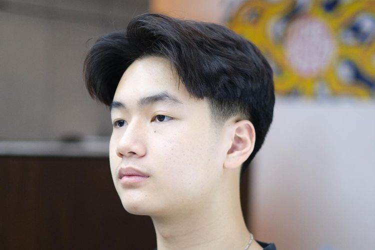 rambut pria, comma hair, curtain haircut, rambut tipis pria, taper cut, temple taper, long trim, haircut pria, pria rambut tipis, rambut pria tipis cocok dipotong model apa, model rambut pria untuk rambut tipis, potongan untuk rambut tipis pria, model potongan rambut tipis pria, potongan rambut yang cocok untuk rambut tipis pria, 5 Model Rambut Pria untuk Rambut Tipis agar Tampak Tebal Menurut Pakar, 1. Curtain hair, 2. Long trim, 3. Comma hair, 4. Taper cut, 5. Temple taper