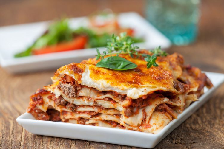 Google Trends, resep populer 2025, tren masak 2025, resep viral dunia, resep makanan internasional, 10 Resep Terpopuler di Dunia 2025 versi Google, Ada Masakan Indonesia?, 1. Hot Honey, 2. Marry Me Chicken, 3. Chimichurri, 4. Chia Pudding, 5. White Chicken Chili, 6. Lasagna Soup, 7. Bean Sprouts (Olahan Tauge), 8. Zucchini Bread, 9. Bell Pepper (Olahan Paprika), 10. Roasted Chicken