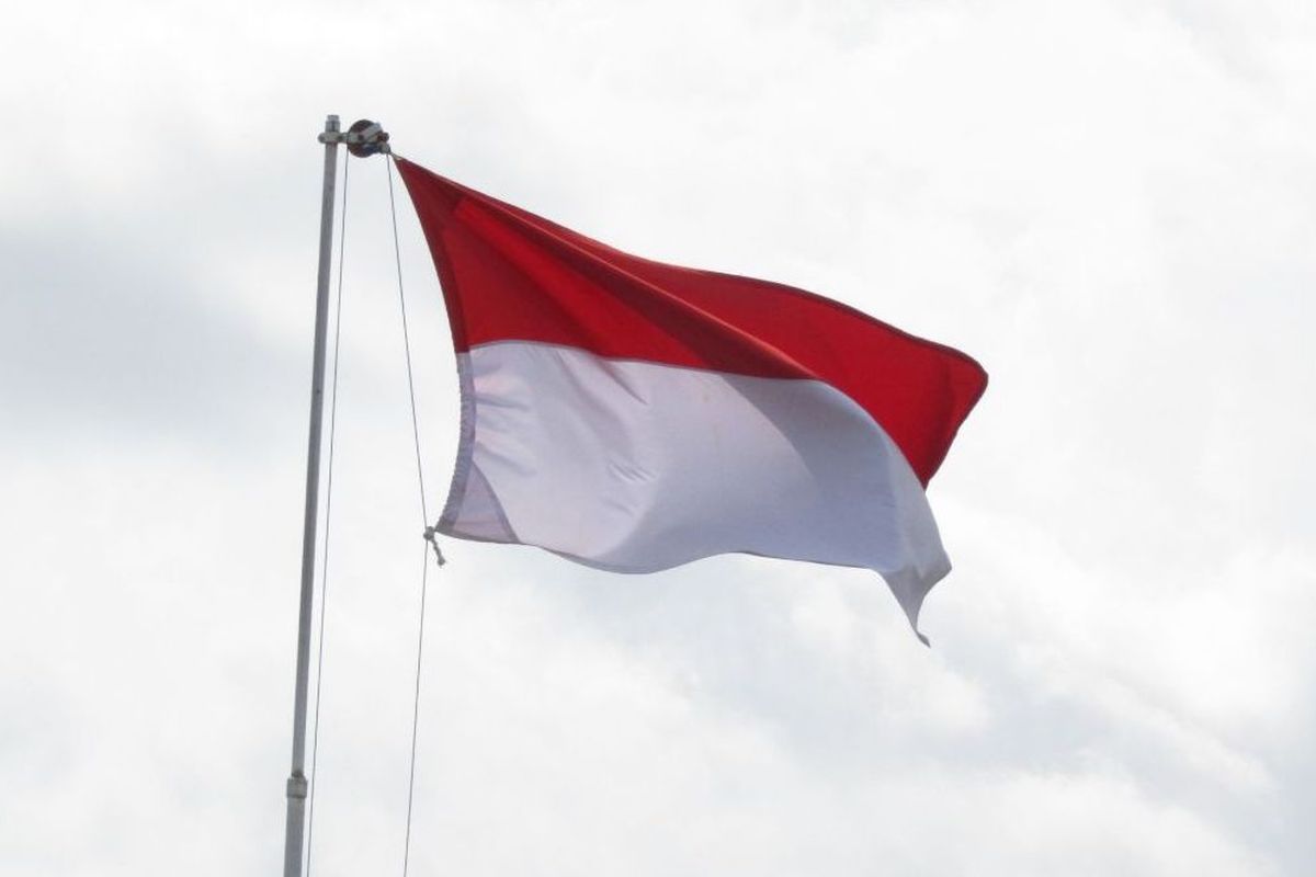 sejarah Indonesia, penulisan ulang sejarah, Fadli Zon, penulisan ulang sejarah Indonesia, fadli zon, sejarah indonesia, penulisan ulang sejarah indonesia, 5 Kejanggalan Penulisan Ulang Sejarah Indonesia, Ada Konsepsi Arahan Penguasa, 1. Target Penyelesaian yang Terlalu Cepat, 2. Konsepsi Penulisan Berdasar Arahan Penguasa, Bukan Konsultasi Ahli, Outline Buku Disusun Bukan oleh Ahlinya, Perubahan Terminologi yang Tidak Jelas, Narasi Indonesia-Sentris yang Cenderung Glorifikatif