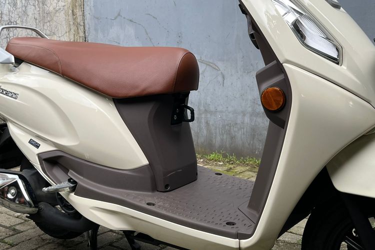 desain, Access, Bahas Desain Suzuki Access 125: Tampang Bersahaja, Material Istimewa