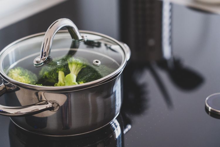 Idul Adha, pola makan seimbang, idul adha, pola makan sehat, daging kurban, tips makan sehat, pola makan sehat dan bergizi, pola makan seimbang seperti apa, 6 Tips Menerapkan Pola Makan Seimbang Setelah Makan Daging Berlebih Menurut Dokter, 1. Perbanyak serat dan cairan, 2. Konsumsi probiotik, 3. Batasi konsumsi daging, 4. Hindari jeroan, 5. Perhatikan asupan karbohidrat, 6. Perhatikan metode memasak