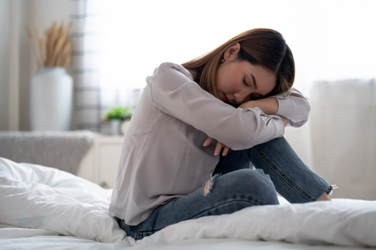 menstruasi, haid, Mengapa Tubuh Mudah Lelah Saat Menstruasi? Dokter Ungkap Penyebabnya, 1. Gejala menstruasi itu sendiri, 2. Perubahan hormon, 3. Perdarahan menstruasi yang berat, 4. Gangguan tidur, 5. Kondisi medis tertentu