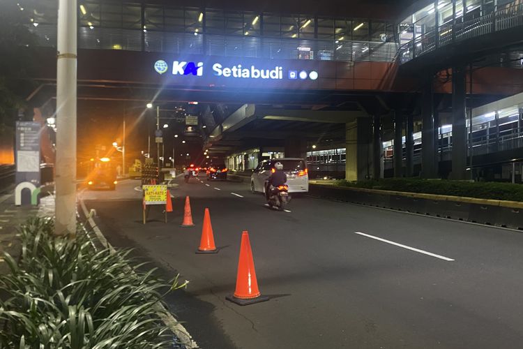 rekayasa lalu lintas, tiang monorel, Jalan HR Rasuna Said, pembongkaran tiang monorel, Tak Menutup Jalan, Begini Rekayasa Lalin Pembongkaran Tiang Monorel