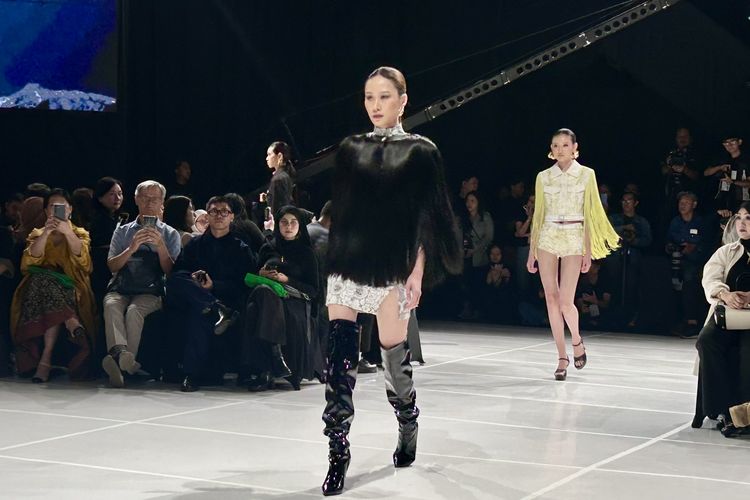 DOUCAN, jf3 fashion festival, jf3 fashion festival 2025, DOUCAN Korea, desainer Korea Selatan, koleksi fashion DOUCAN, Koleksi Fashion DOUCAN Manfaatkan Wig Bekas dengan Gaya Trendi dan Modis