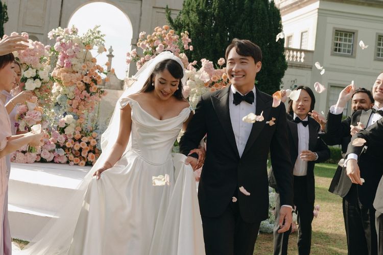 uncle roger, apakah uncle roger sudah menikah, KSIAH CINTA UNCLE ROGER, Kisah Cinta Uncle Roger dan Sabrina Ahmed, Menikah di Portugal, Awal pertemuan yang tak biasa, Hubungan semakin serius, Pernikahan lintas budaya, Kesamaan nilai di balik perbedaan