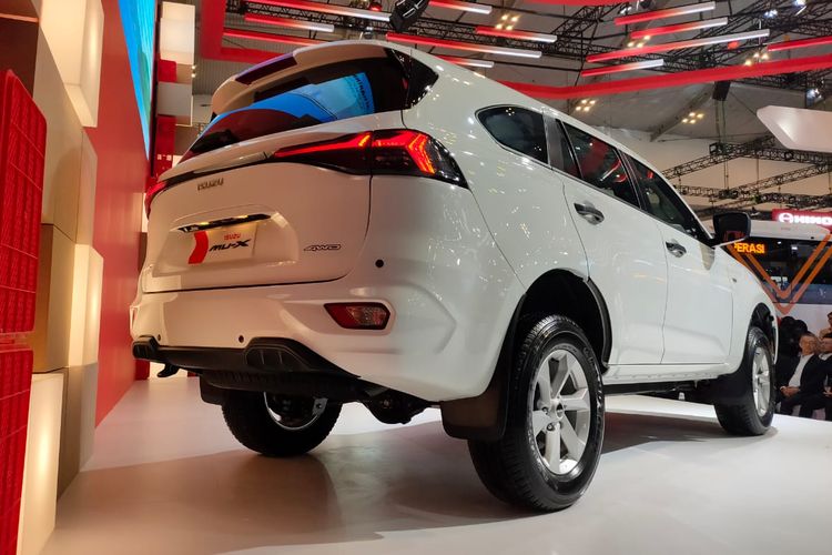 Isuzu New MU-X 4WD, GIIAS 2025, Catharina B. Dharmastuti, kendaraan off-road, Harga dan Spesifikasi Isuzu New MU-X 4WD di GIIAS 2025