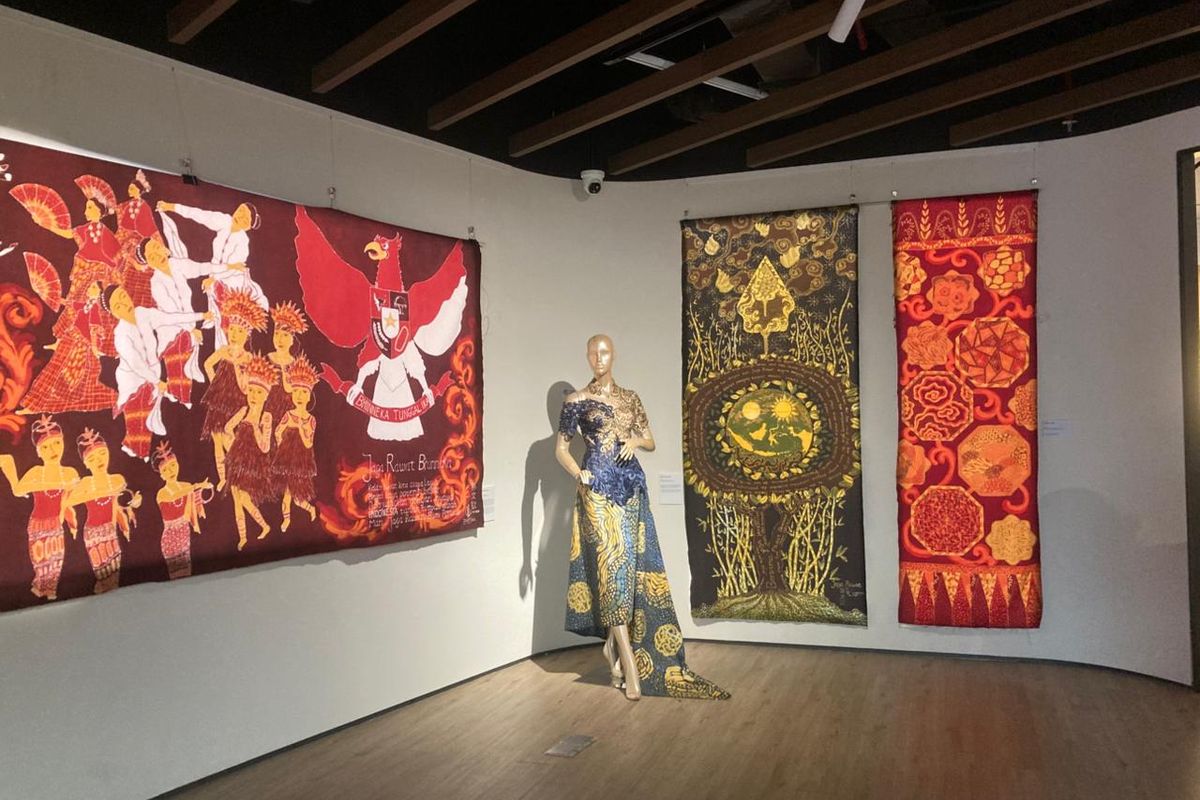 Dave Tjoa, pameran batik, Cerita di Balik Batik 