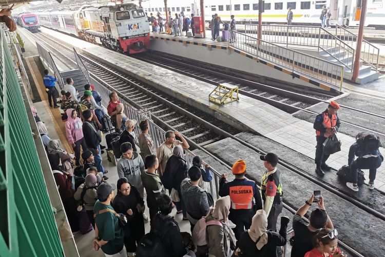 Kereta Api, pelaku perjalanan kereta api, Stasiun Kutoarjo, KAI Daop 5, Penumpang KA Stasiun Kutoarjo Naik 13 Persen, Ini Alasannya