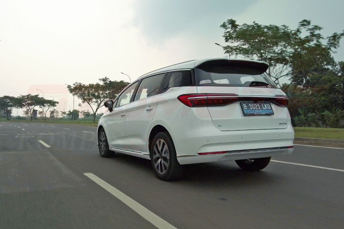 BYD M6, mobil listrik, tarif tol, mudik Lebaran, Jakarta-Yogyakarta, Estimasi Biaya Mudik Jakarta–Yogyakarta Pakai BYD M6