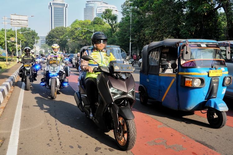 Nataru, Operasi Zebra, balap liar, pengamanan, Operasi Nataru 2025, operasi Zebra, rekayasa tol, Korlantas Polri: Operasi Zebra Jadi Tahap Awal Pengamanan Nataru 2025