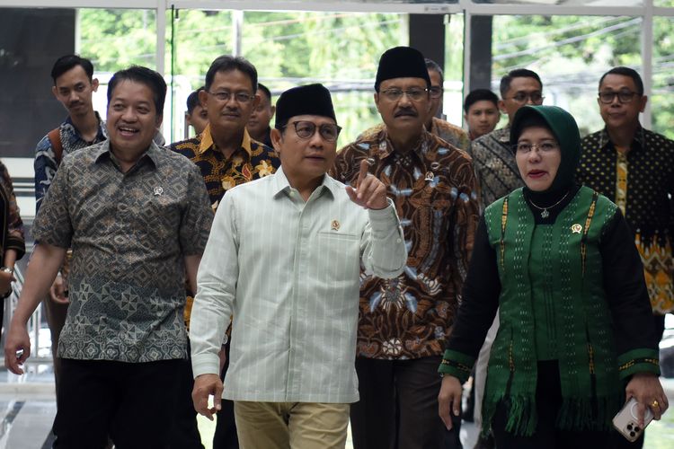 Menteri Sosial, Saifullah Yusuf, Kementerian Sosial, Penjelasan Mensos Gus Ipul soal Foto Rumah dan Token Listrik Jadi Syarat Verifikasi BPJS PBI