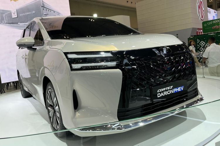 GIIAS 2025, teknologi elektrifikasi, MPV Hybrid, kenyamanan keluarga, Komparasi 4 MPV Hybrid Unggulan yang Tampil di GIIAS 2025