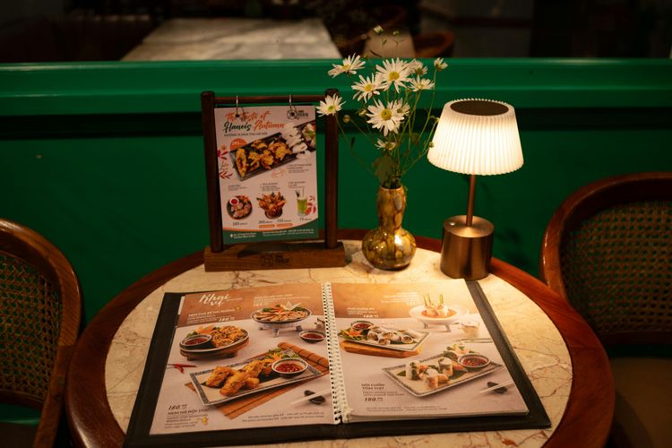 kuman, Segera Cuci Tangan Setelah Menyentuh 6 Benda Ini demi Mencegah Penyakit, 1. Uang tunai, 2. Menu restoran, 3. Layar sentuh di tempat umum, 4. Benda-benda di bandara, 5. Spons dapur dan talenan, 6. Pulpen dan benda di rumah sakit