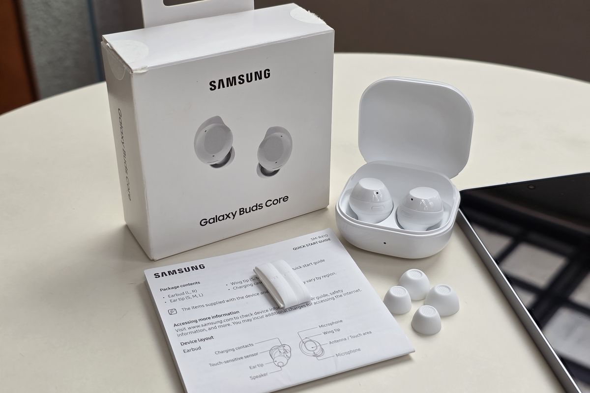 Galaxy Buds Core, Samsung, Galaxy Buds FE, earbud, TWS Samsung, Galaxy AI, Samsung Galaxy Buds Core, harga Galaxy Buds Core, tws termurah samsung, tws bluetooth, Sebulan Cobain Galaxy Buds Core: TWS Termurah Samsung yang Nggak Murahan