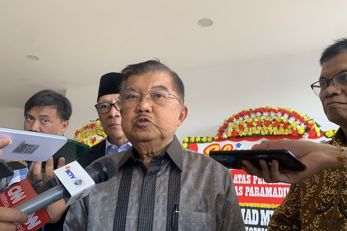 Jusuf Kalla, Ahmad Sahroni, ojol, Kritik Tajam Jusuf Kalla: DPR Harus Jaga Ucapan agar Tak Perburuk Situasi, Imbauan kepada Masyarakat untuk Menahan Diri, Pernyataan Anggota DPR Picu Kemarahan Publik, Ucapan Ahmad Sahroni Perkeruh Suasana, Unjuk Rasa Meluas Usai Tragedi Affan